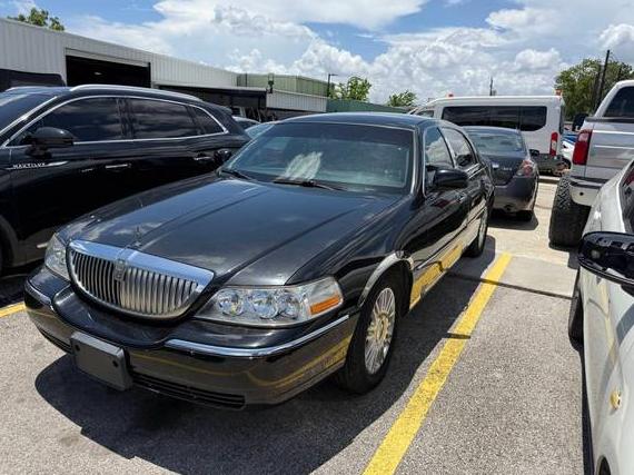 LINCOLN TOWN CAR 2010 2LNBL8CV4AX621441 image